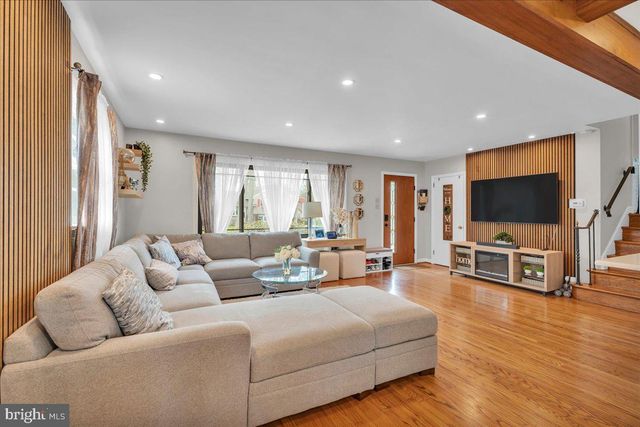 1237 OAKWOOD RD, Haddonfield, NJ 08033