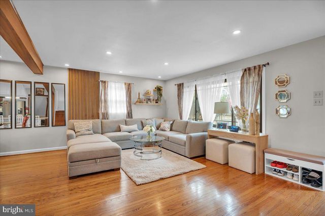 1237 OAKWOOD RD, Haddonfield, NJ 08033