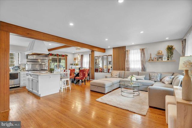 1237 OAKWOOD RD, Haddonfield, NJ 08033