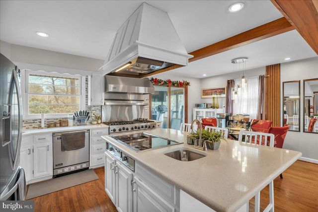 1237 OAKWOOD RD, Haddonfield, NJ 08033