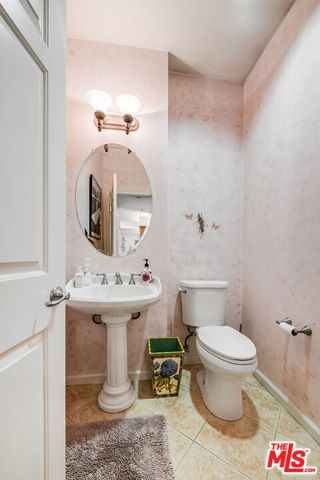 12407 Moorpark Street 106, Studio City, CA 91604