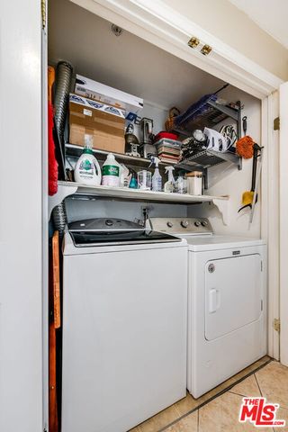 12407 Moorpark Street 106, Studio City, CA 91604