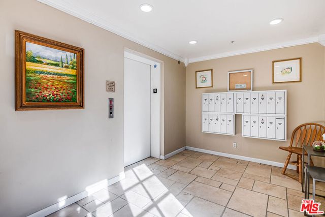 12407 Moorpark Street 106, Studio City, CA 91604