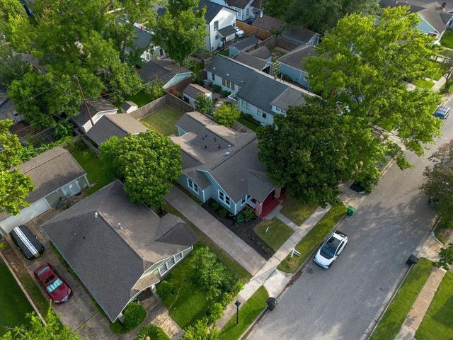 1020 E 16th Street, Houston, TX 77009