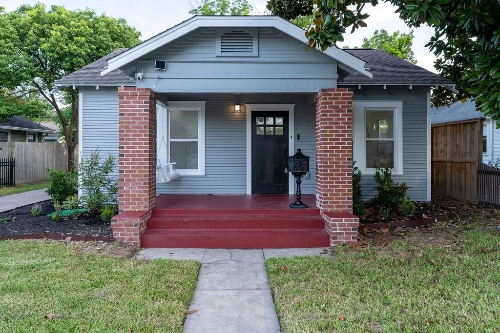 1020 E 16th Street, Houston, TX 77009
