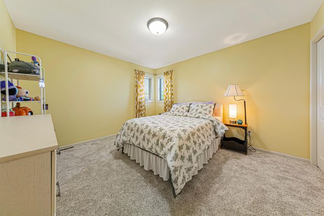 100 Park Place, Mankato, MN 56001