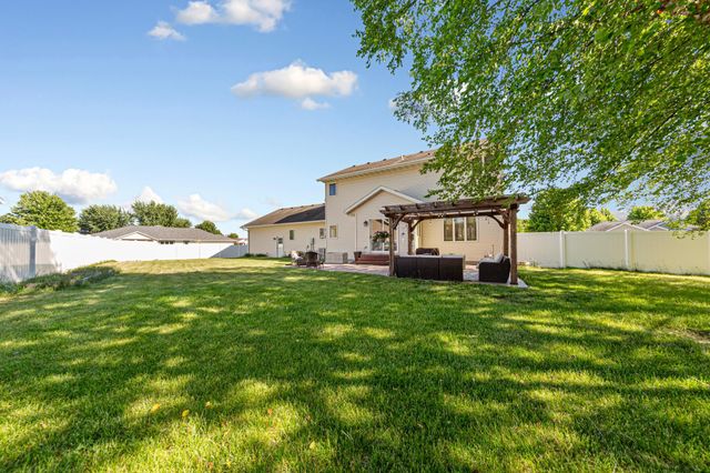 100 Park Place, Mankato, MN 56001
