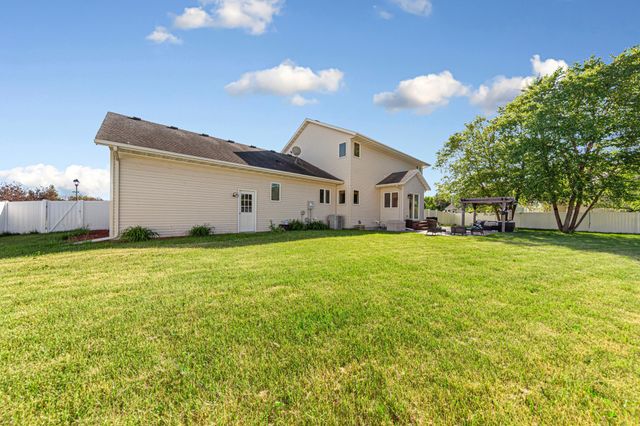100 Park Place, Mankato, MN 56001