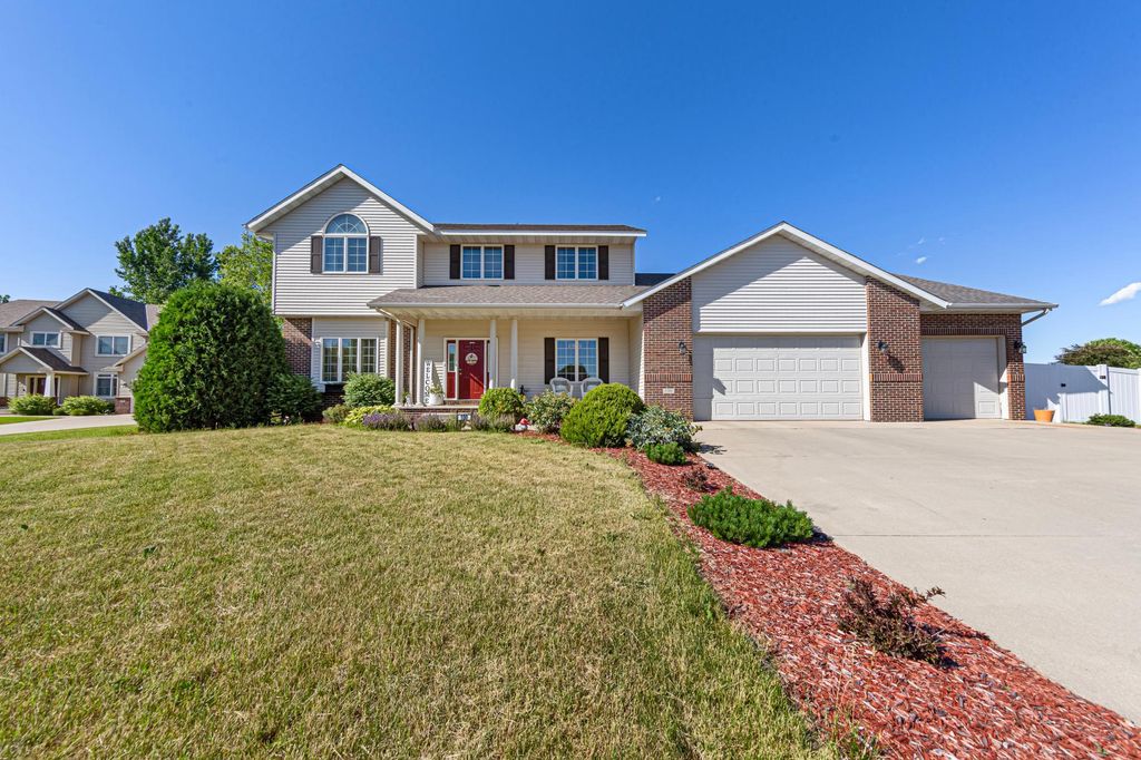 100 Park Place, Mankato, MN 56001