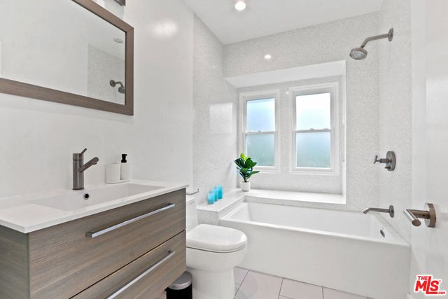 722 Kensington Road, Santa Monica, CA 90405