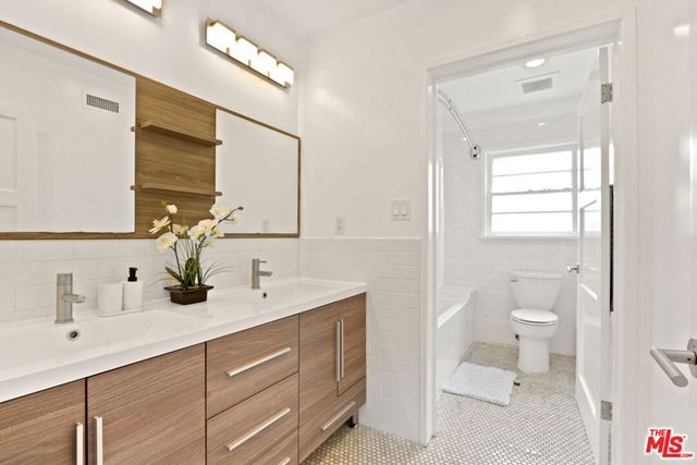 722 Kensington Road, Santa Monica, CA 90405