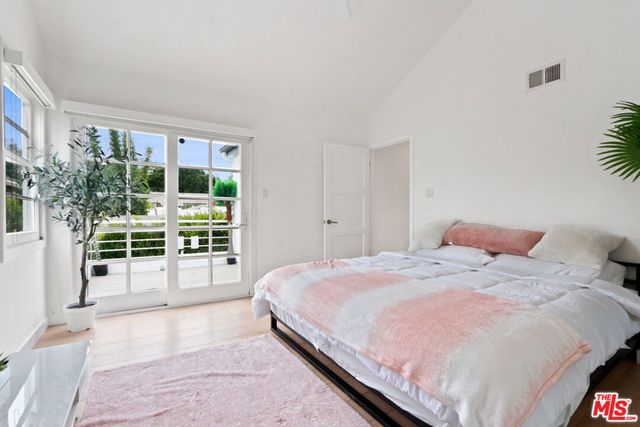 722 Kensington Road, Santa Monica, CA 90405