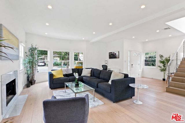 722 Kensington Road, Santa Monica, CA 90405