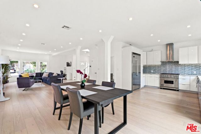 722 Kensington Road, Santa Monica, CA 90405