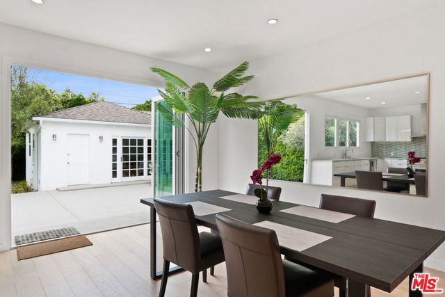 722 Kensington Road, Santa Monica, CA 90405