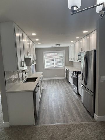 282 Pembridge Lane A2, Schaumburg, IL 60193