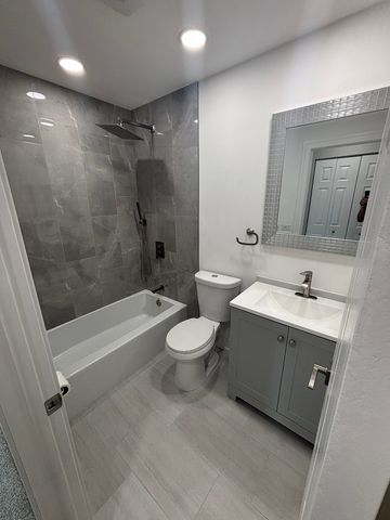 282 Pembridge Lane A2, Schaumburg, IL 60193
