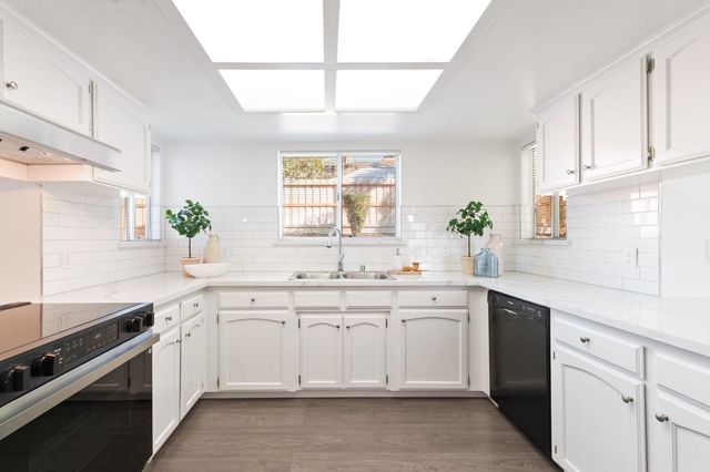 9342 N Archie Avenue, Fresno, CA 93720