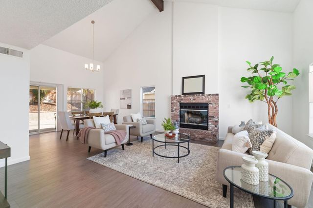 9342 N Archie Avenue, Fresno, CA 93720