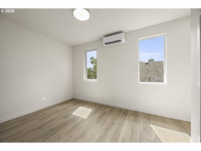 5864 N MISSOURI Ave 3, Portland, OR 97217