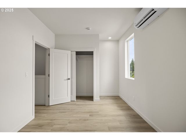 5864 N MISSOURI Ave 3, Portland, OR 97217