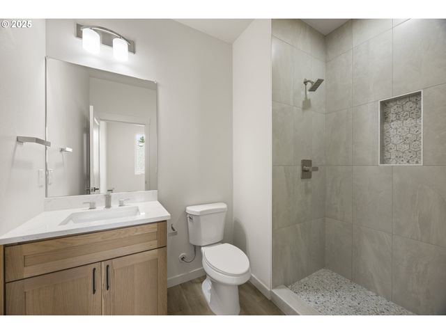 5864 N MISSOURI Ave 3, Portland, OR 97217