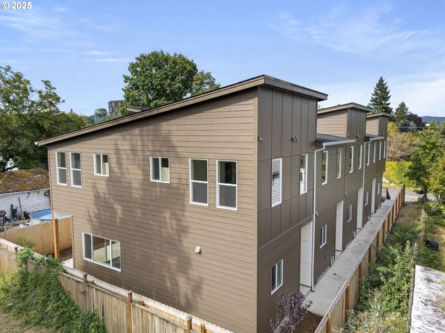 5864 N MISSOURI Ave 3, Portland, OR 97217