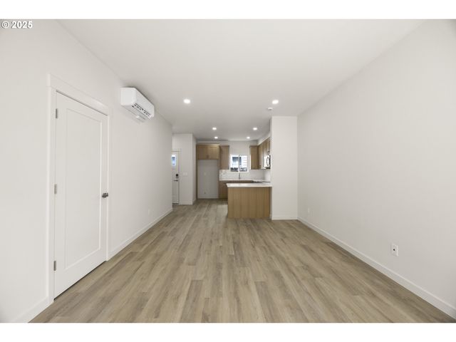 5864 N MISSOURI Ave 3, Portland, OR 97217