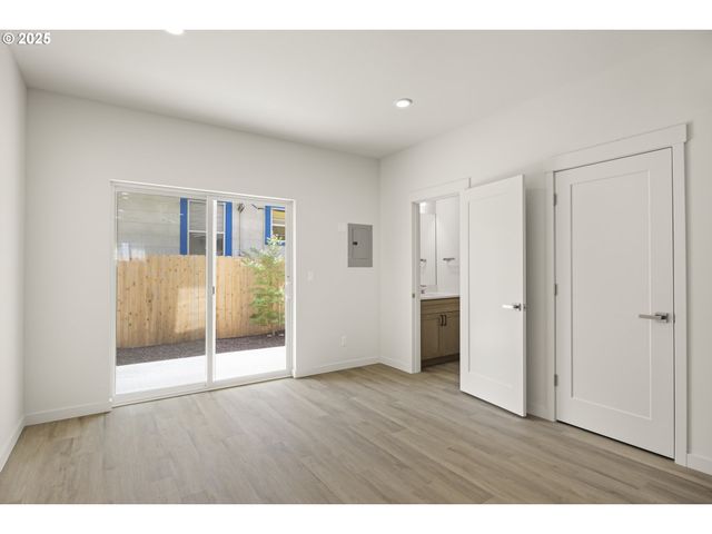 5864 N MISSOURI Ave 3, Portland, OR 97217