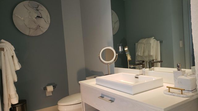 55 SW 9th St 2210, Miami, FL 33130