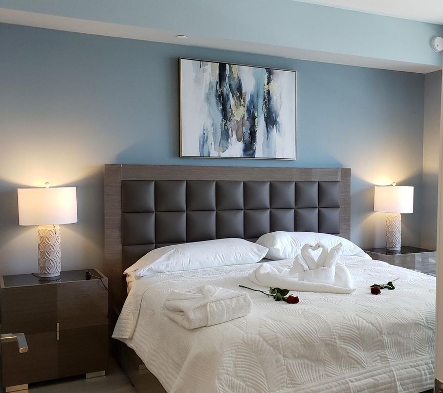 55 SW 9th St 2210, Miami, FL 33130