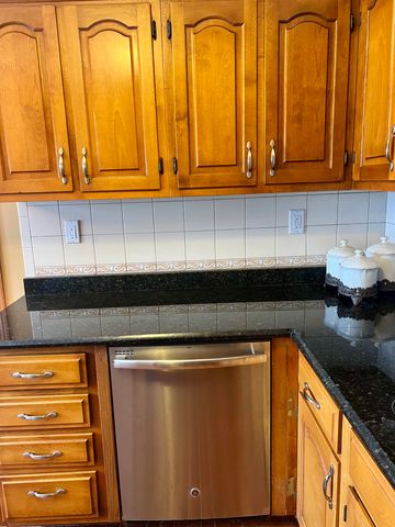 5 Sycamore Lane, Hobart, IN 46342