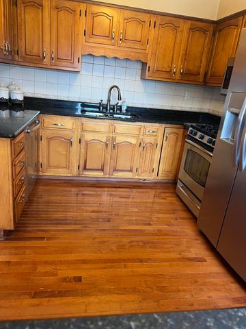 5 Sycamore Lane, Hobart, IN 46342