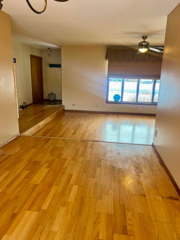 5 Sycamore Lane, Hobart, IN 46342