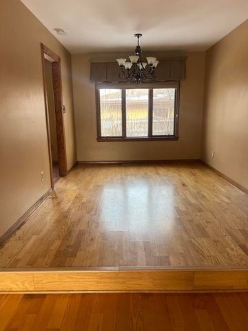 5 Sycamore Lane, Hobart, IN 46342