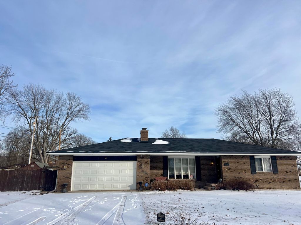5 Sycamore Lane, Hobart, IN 46342