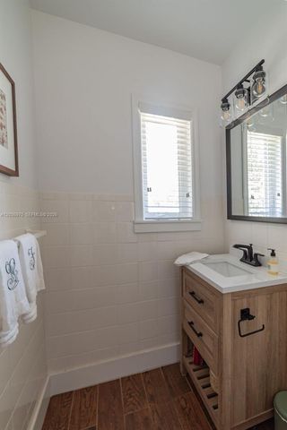 1244 S Alhambra Cir 1244, Coral Gables, FL 33146