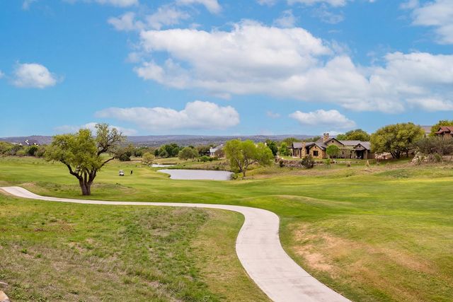 3801-16 E Club House Rd, Kerrville, TX 78028