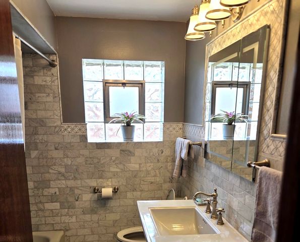 1422 Homestead Road, La Grange Park, IL 60526