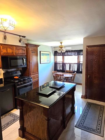 1422 Homestead Road, La Grange Park, IL 60526