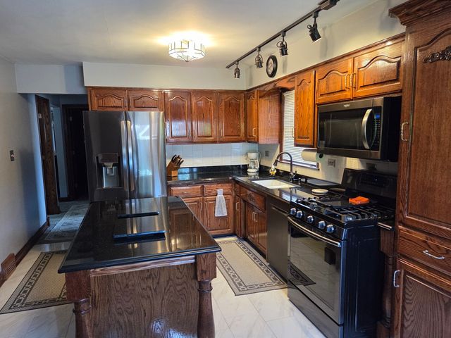 1422 Homestead Road, La Grange Park, IL 60526