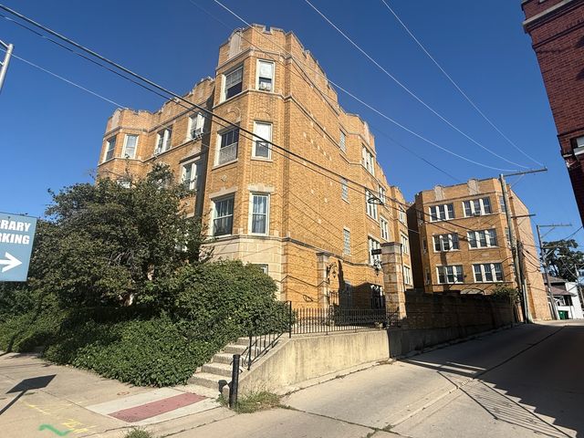 7639 W Jackson Boulevard 1E, Forest Park, IL 60130
