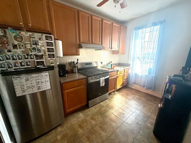 7639 W Jackson Boulevard 1E, Forest Park, IL 60130