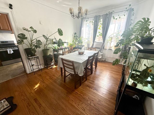 7639 W Jackson Boulevard 1E, Forest Park, IL 60130