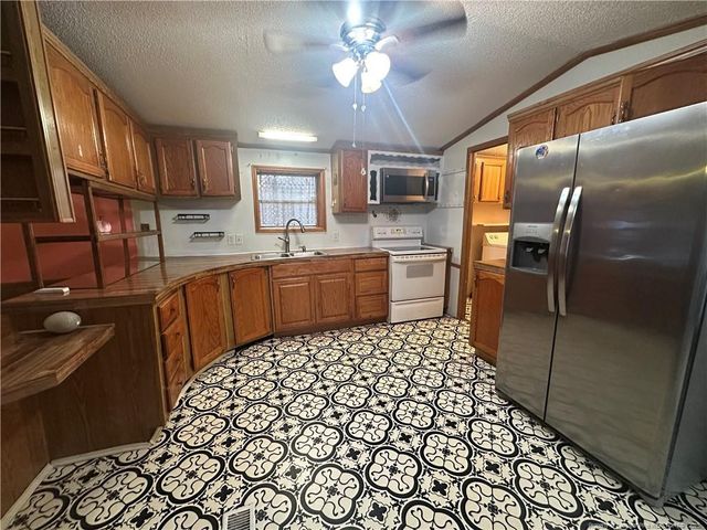 1410 Split Rail Drive, Parkton, NC 28371