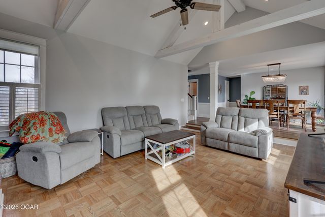 306 Lakeview Lane, Carl Junction, MO 64834