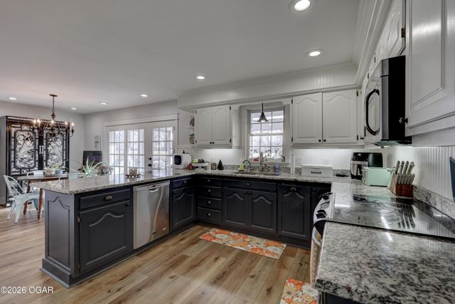 306 Lakeview Lane, Carl Junction, MO 64834