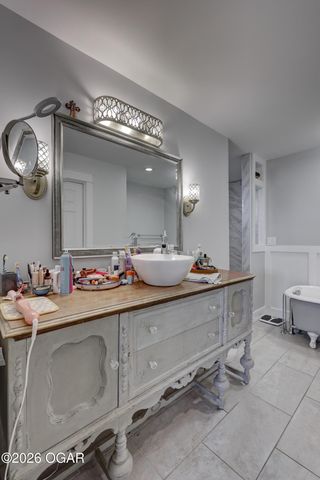 306 Lakeview Lane, Carl Junction, MO 64834