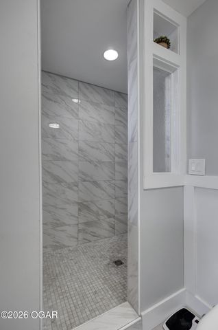 306 Lakeview Lane, Carl Junction, MO 64834