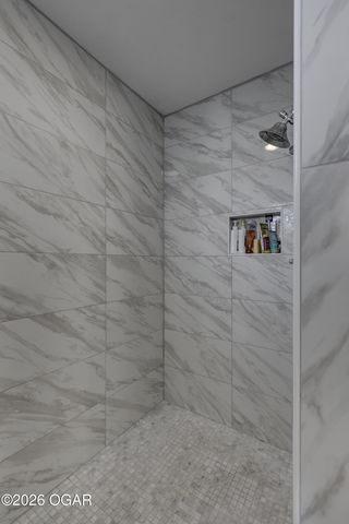 306 Lakeview Lane, Carl Junction, MO 64834